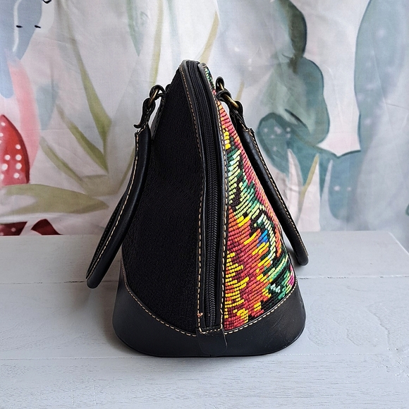 Large Antigua Pro Cuero Multicolor Tapestry Leather Handbag from Guatemala - Picture 5 of 11